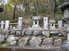 麓の湯殿山神社